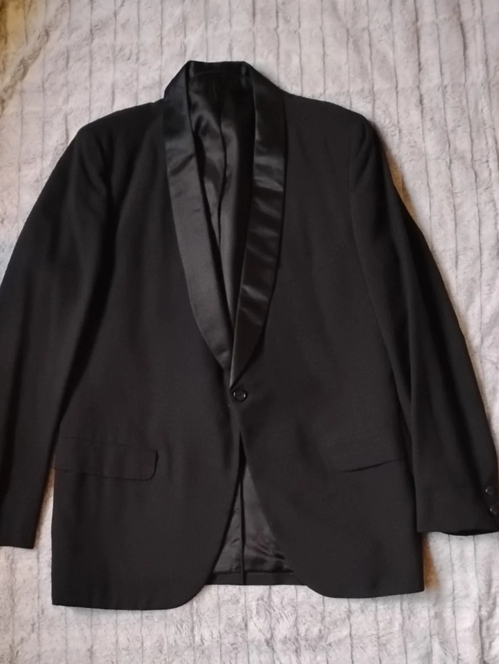 Black Men's Satin Lapel Tuxedo Blazer